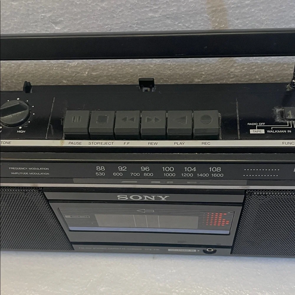 Vintage 80s Sony CFS–230 Portable Boombox Dual Speakers Cassette Deck working